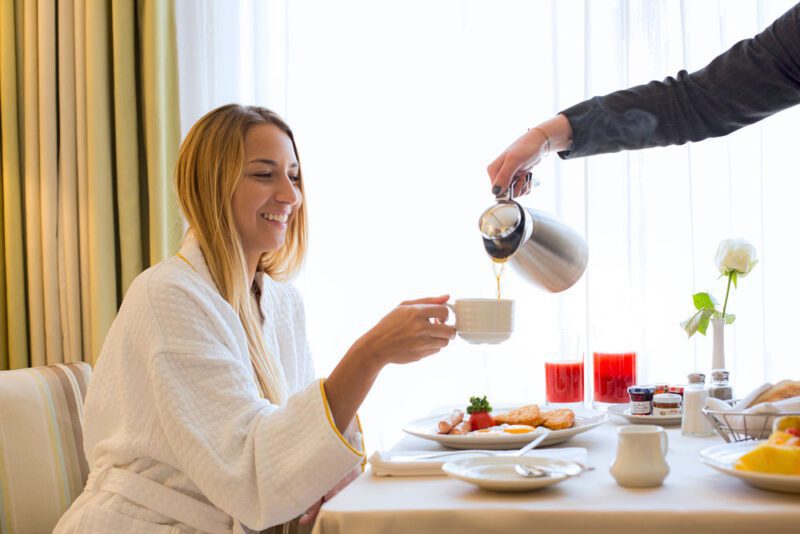 Servicio de habitación, una manera de darle una estadía agradable