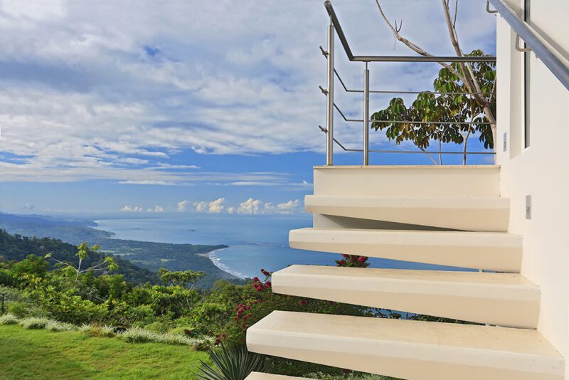 Stairway to heaven - Casa de Luz | Costa Verde Estates