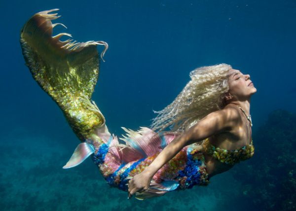 La tradición yoruba rinde culto a Yemayá en múltiples culturas: Brasil, Cuba, Haití, Estados Unidos y también Costa Rica. Yemaya también está asociada con la diosa del agua Mami Wata, que es un fenómeno cultural religioso en el folclore africano y caribeño. - Hannah Mermaid
